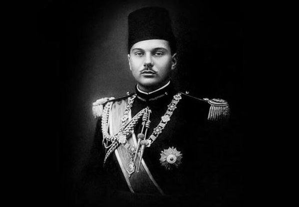 V&#x1ECB; vua c&#xF3; s&#x1EDF; th&#xED;ch tr&#x1ED9;m c&#x1EAF;p, &#x103;n u&#x1ED1;ng v&#xF4; &#x111;&#x1ED9; &#x111;&#x1EBF;n m&#x1EE9;c s&#x1ED1; &#x111;&#x1ED3; &#x103;n &#x111;&#x1EE7; &#x111;&#x1EC3; nu&#xF4;i c&#x1EA3; 1 qu&#xE2;n &#x111;&#x1ED9;i