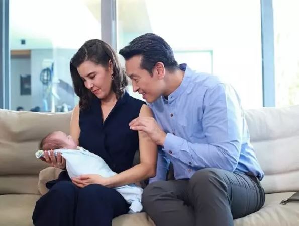 N&#xF3;i d&#x1ED1;i v&#x1EE3; &#x111;i c&#xF4;ng t&#xE1;c &#x111;&#x1EC3; &#x111;&#x1B0;a b&#x1ED3; &#x111;i &#x111;&#x1EBB;, ng&#xE0;y tr&#x1EDF; v&#x1EC1; t&#xF4;i ch&#x1EBF;t l&#x1EB7;ng khi th&#x1EA5;y th&#x1EE9; n&#xE0;y &#x111;&#x1EB7;t tr&#xEA;n b&#xE0;n