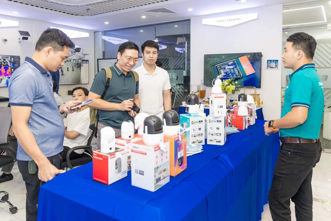 Dahua ra mắt loạt camera không dây ống kính kép Dual D1