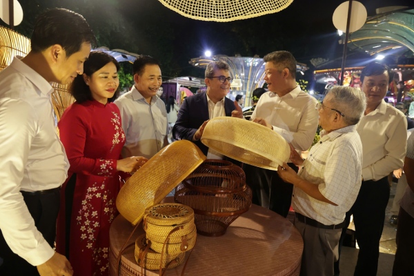 "Khoe" thế mạnh văn hoá, du lịch qua Festival Thu Hà Nội 2024