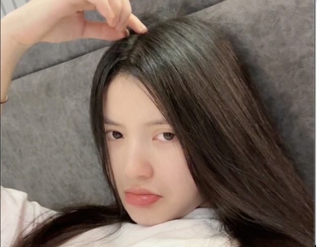 Chu Thanh Huy&#x1EC1;n &quot;ch&#x1A1;i l&#x1EDB;n&quot; mua iPhone 16 t&#x1EB7;ng Quang H&#x1EA3;i nh&#x1B0;ng g&#x1EB7;p l&#x1ED7;i k&#x129; thu&#x1EAD;t