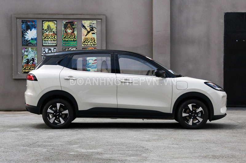 SUV ngang cỡ Toyota Raize, nội thất tiện nghi, giá gần 250 triệu đồng