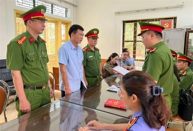 Khởi tố nguyên Phó Chủ tịch xã lập khống hồ sơ cấp 'sổ đỏ' cho vợ ảnh 1