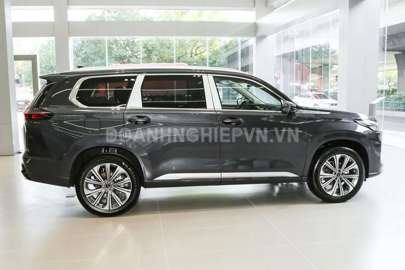 SUV ngang cỡ Toyota Land Cruiser, công suất 261 mã lực, giá ‘mềm’