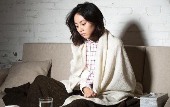 Chuyển khoản 20 triệu mừng đầy tháng con của bạn thân nhưng dòng tin nhắn nhận lại khiến tôi choáng váng