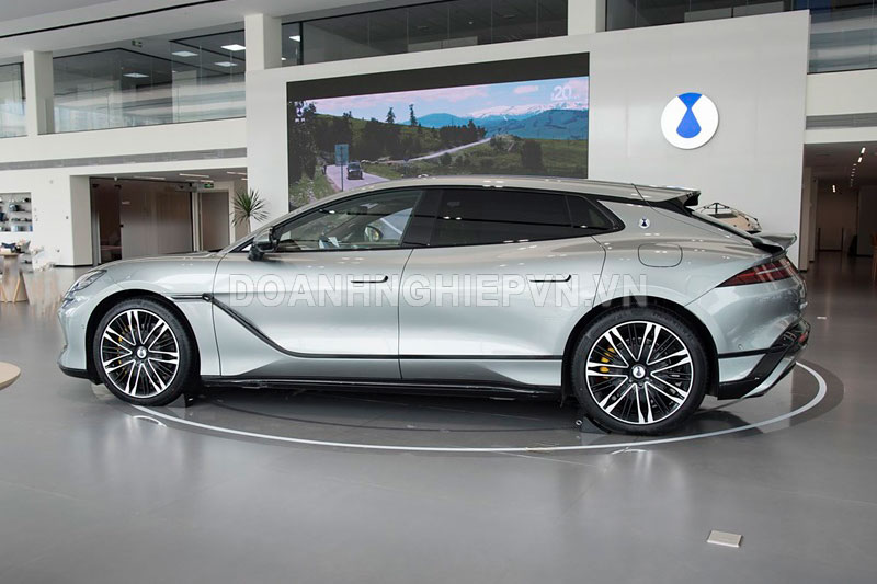 Xe hơi đẹp như Porsche, công suất 952 mã lực, giá gần 1,1 tỷ đồng