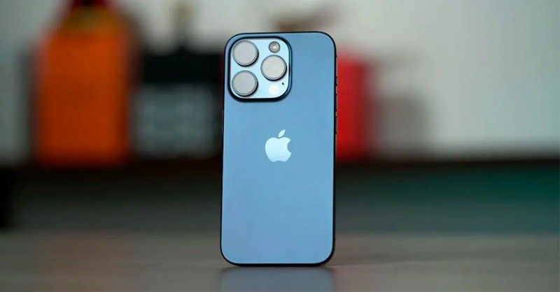 2 mẫu iPhone đẹp, mạnh bậc nhất hiện nay, khó chọn vì giá chỉ chênh hơn 1 triệu đồng