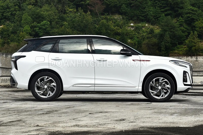 SUV đẹp long lanh, tiêu thụ 1,3 lít xăng/100 km, giá gần 460 triệu đồng, sẵn sàng ‘đấu tay đôi’ Mazda CX-5