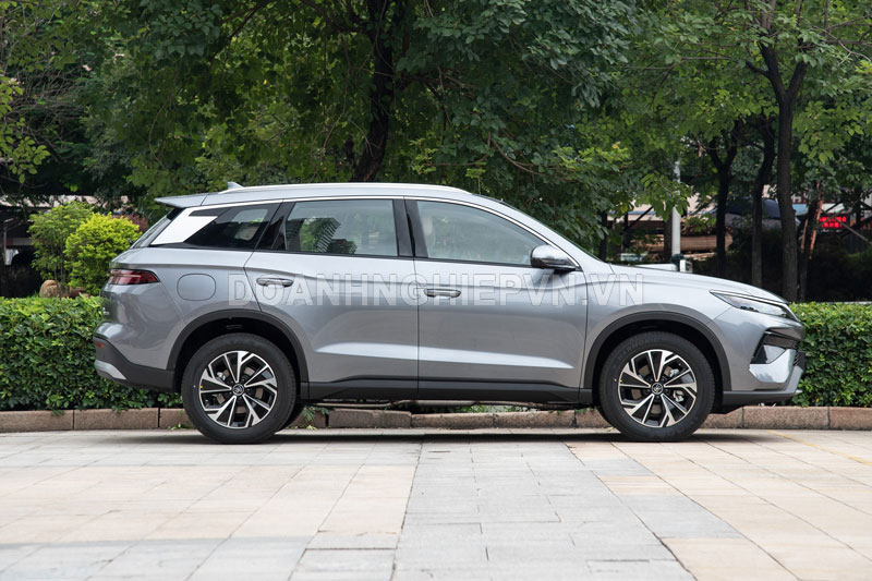 SUV dài hơn 4,7 mét, tiết kiệm xăng hơn Honda Vision, giá 369 triệu đồng