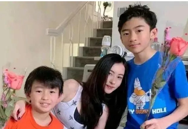 Trương Bá Chi sẽ chuyển đến biệt thự hơn 240 tỷ? Câu nói của Vương Phi khiến dân mạng thốt lên: Bản chất thực sự cuối cùng cũng lộ diện