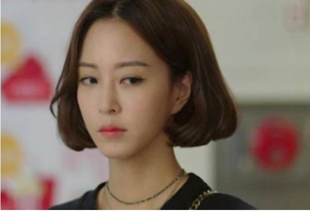 Nghe lỏm cuộc điện thoại của con dâu với bà thông gia, mẹ chồng bỗng quý tôi như vàng và âm mưu đáng sợ phía sau