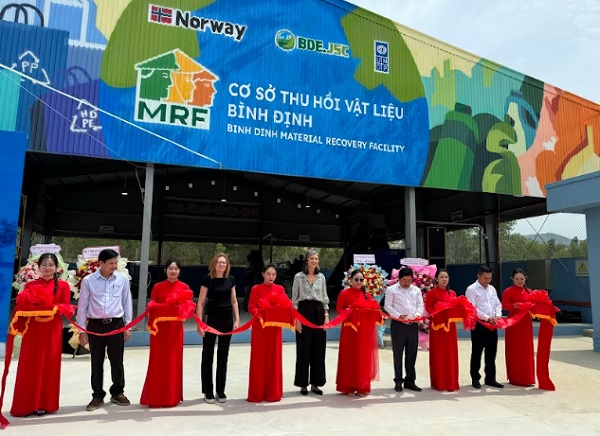 Khởi động chương trình phân loại rác tại nguồn, thúc đẩy tái chế