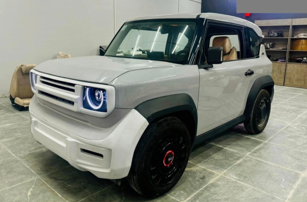 Xưởng độ tại TP Hồ Chí Minh tân trang lại VinFast VF 3 theo phong cách Defender