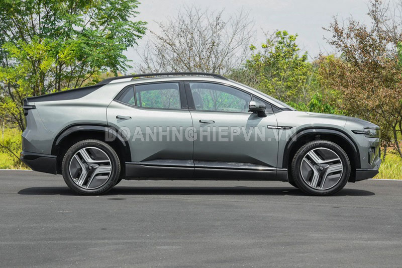 SUV có khả năng biến hình thành xe tải, công suất ‘khủng’, giá gần 820 triệu đồng