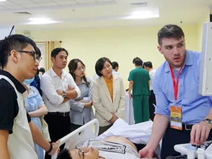 Bệnh viện Đà Nẵng hợp tác nâng cao năng lực cấp cứu