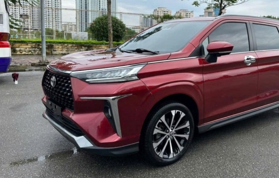 Sau 2 năm sử dụng, Toyota Veloz Cross 2022 lên sàn xe cũ với giá ngỡ ngàng