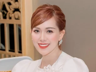 Hot girl rút khỏi showbiz lấy chồng đại gia hơn 7 tuổi, giờ ra sao?