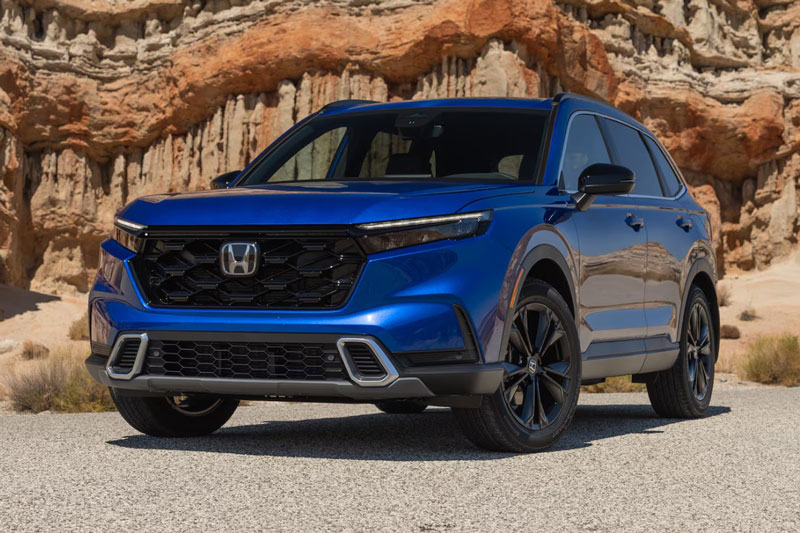 Honda CR-V tăng doanh số chóng mặt, vẫn kém 1 đối thủ từ Toyota
