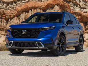 Honda CR-V tăng doanh số chóng mặt, vẫn kém 1 đối thủ từ Toyota