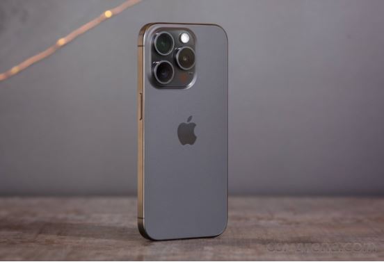 Đây là iPhone Titan rẻ nhất Việt Nam, giảm cực sâu khi iPhone 16 Pro ra mắt, áp đảo Galaxy S24 Ultra