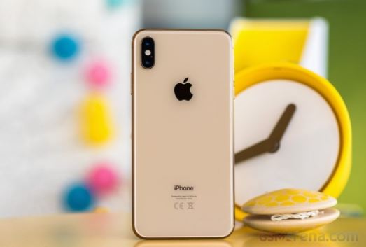 Đây là iPhone vàng Gold từng đắt ngang 10 chỉ vàng, màn OLED, camera zoom 2x như iPhone 16, giá bèo