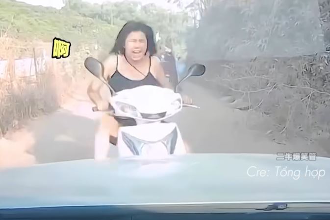 CLIP: Những sự cố giao thông khiến người xem 'cười ra nước mắt'