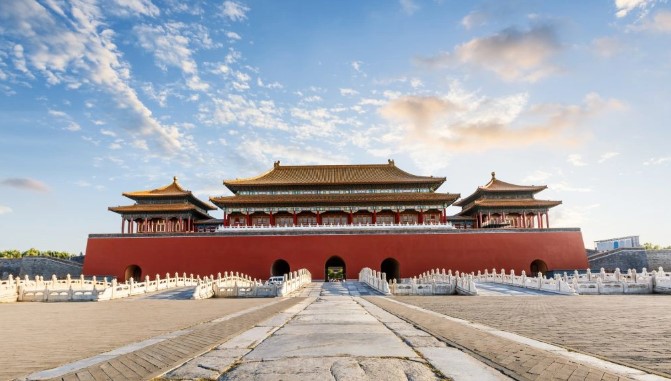 Vì sao Tử Cấm Thành có tới 9.999 phòng mà không có một nhà vệ sinh?