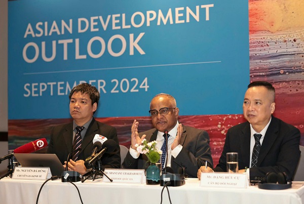 ADB: Việt Nam cần nỗ lực gấp đôi để tăng tốc giải ngân vốn đầu tư công