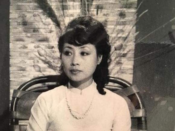 Cuộc sống hiện tại của 'Giọng đọc huyền thoại VTV' - NSƯT Kim Tiến: Tuổi U80 hạnh phúc, viên mãn bên người chồng thứ 2