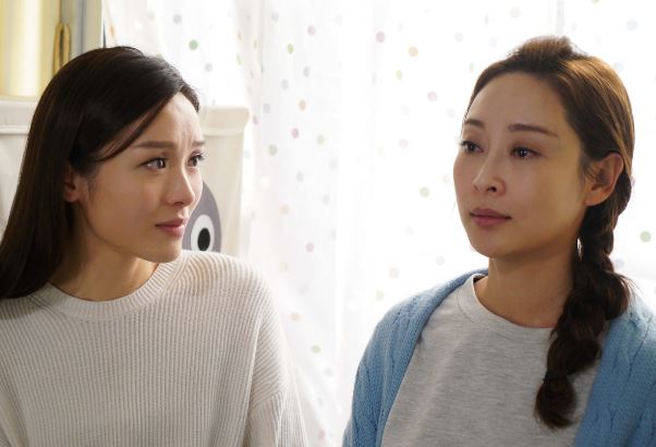 Từ tiểu tam trở thành chính thất, ngày đi đẻ tôi choáng váng khi nhận được món đồ từ vợ cũ của chồng