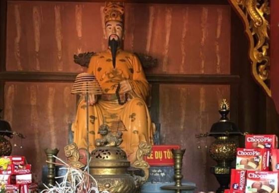 Mộ cổ vua Lê chứa xác ướp 200 năm vẫn nguyên vẹn, cảnh tượng dưới vải che mặt gây chấn động