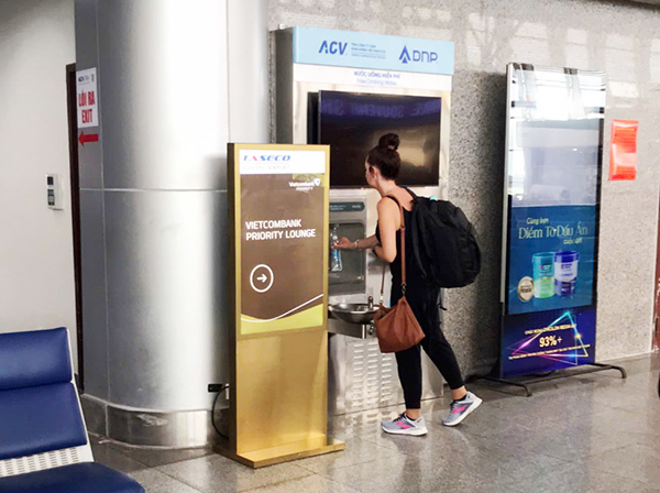 Sân bay quốc tế Đà Nẵng cung cấp nước uống miễn phí cho hành khách