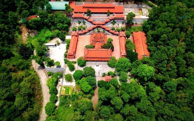 Chùa chính điện nhiều gỗ lim nhất Việt Nam được ghi vào sách kỷ lục: Có 80 cột gỗ lim quý, nặng gần 600 tấn