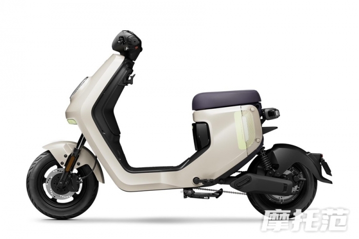 Dẹp Honda Vision đi, ra mắt mẫu xe 'quốc dân' giá 13 triệu đồng rẻ hơn Wave Alpha có TCS và Smartkey