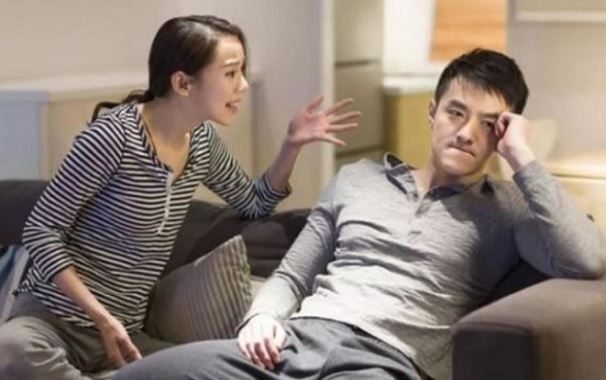 Giấu vợ đưa tiền mẹ giữ, sau 10 năm tôi cay đắng phát hiện mình trắng tay