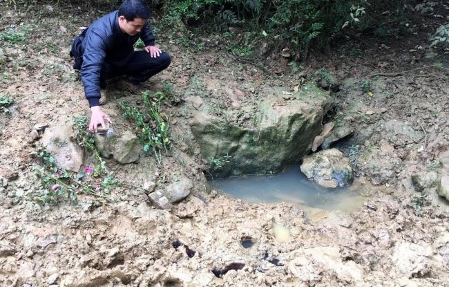 Sự thật ngỡ ngàng về 'Mỏ nước thần hiểu tiếng người' ở Cao Bằng: Chỉ cần đọc đúng 'thần chú' nước sẽ dâng lên?