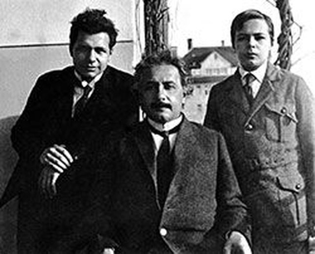 Tại sao Einstein là thiên tài, chỉ số IQ ‘khủng’ nhưng 2 con của ông đều bị tâm thần?