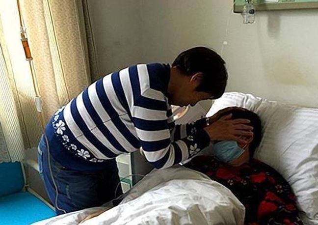 Con dâu đòi tiền công chăm sóc nhưng vẫn được bố chồng cho cả căn nhà