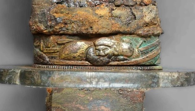 Khai quật được thanh kiếm lộng lẫy từ thời Edo Nhật Bản