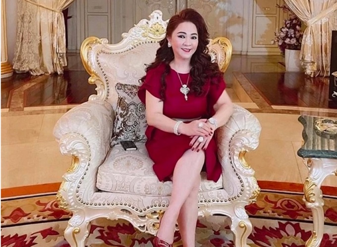 Phanh phui cả showbiz Việt nhưng bà Nguyễn Phương Hằng vẫn phải nể 1 nghệ sĩ, khen ngợi hết lời