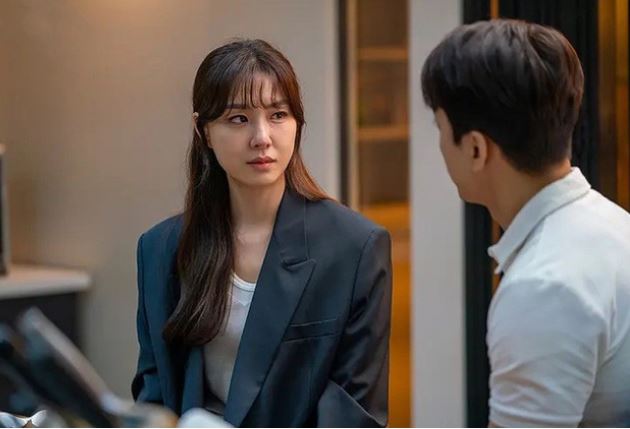 Chồng làm ăn thua lỗ, vợ có tiền tỷ nhưng không bỏ xu nào giúp đỡ thì bị trách, cô đủng đỉnh nhắc vài điều khiến chồng 'câm nín'