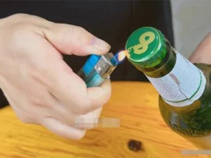Trên nắp chai bia có “cơ chế nhỏ”, các chị em gái có thể mở dễ dàng trong 1 giây mà không cần dụng cụ khui chai