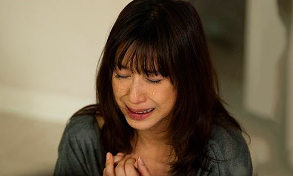 Có bầu được bạn trai dẫn về ra mắt nhưng nhìn cân muối mẹ anh đặt giữa bàn, tôi khóc nghẹn