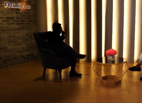 Khi đề nghị gửi con về quê nhờ ông bà chăm sóc, chồng ngỡ ngàng phát hiện bí mật của vợ