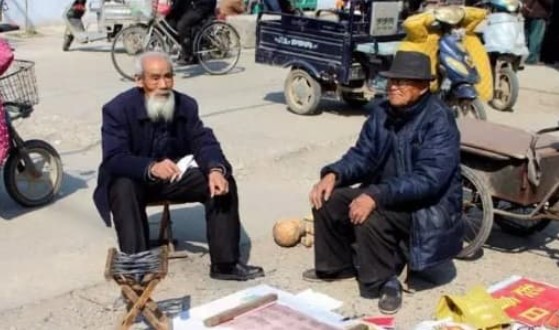 Vì sao 'thầy bói' không biết bạn nhưng lại biết gia đình bạn có bao nhiêu người? Lý do thực ra rất đơn giản