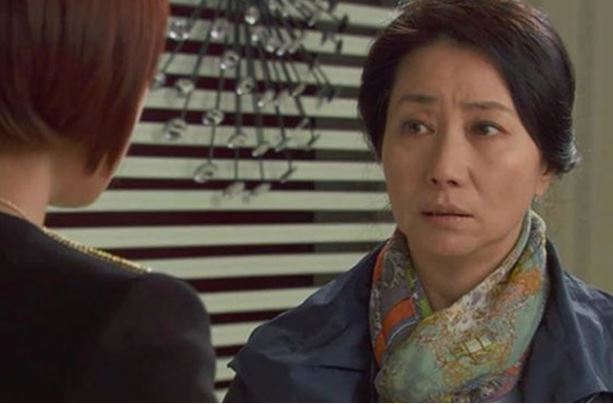 Tôi U55, có 3 tỷ tiết kiệm nhưng các con đều ra điều kiện khó chấp nhận để đón mẹ đến sống cùng