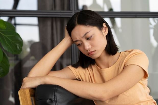 Biết tôi bị vỡ nợ, em dâu liền đem trả món quà sinh nhật tôi mới tặng nhưng thứ bên trong khiến tôi muốn khóc