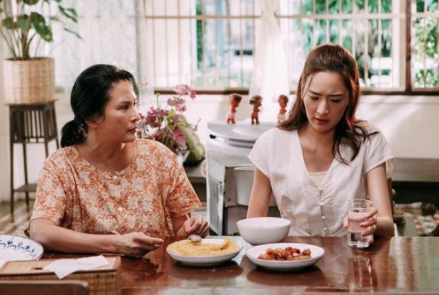 Khi phát hiện con dâu âm thầm gửi tiền cho mẹ đẻ, mẹ chồng không kìm nổi sự tức giận thốt lên những lời cay đắng, nhưng cô đã khéo léo xử lý khiến bà ngượng chín mặt