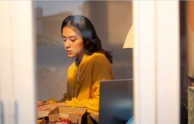 Sinh nhật 30 tuổi, nhận món quà không có tên người gửi mà tôi run rẩy, quyết bắt xe đi 300km ngay trong đêm