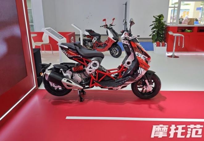 ‘Phế truất’ Honda SH, ‘vua xe ga' Ý 150cc ra mắt giá 65 triệu đồng, có ABS 2 kênh ăn đứt Air Blade